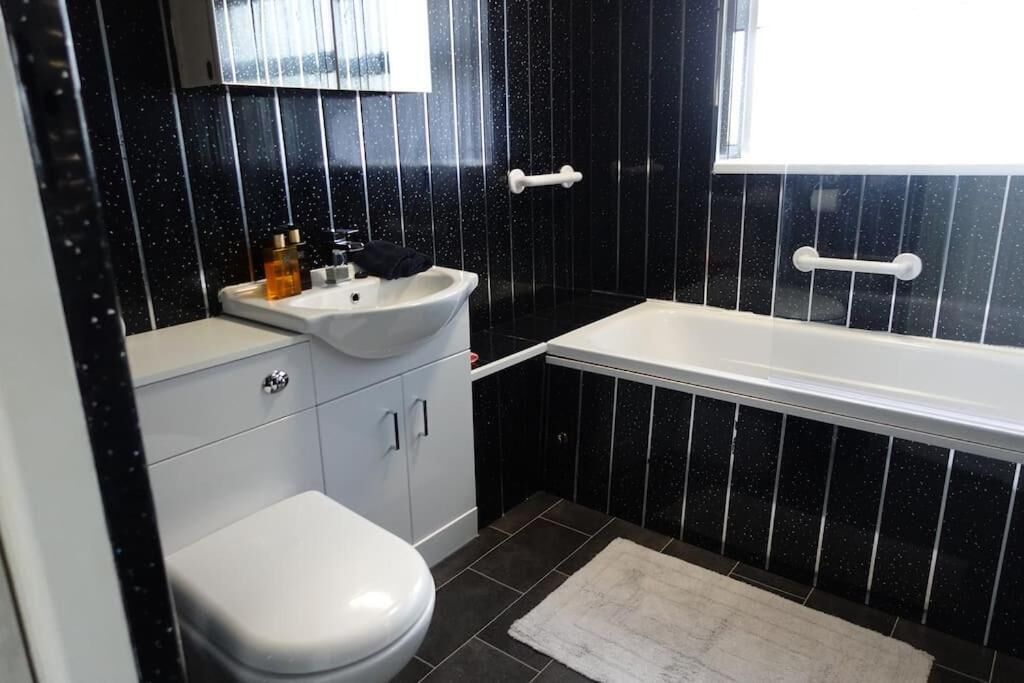 Stylish 3 Bedroom House Near Nec, City Centre