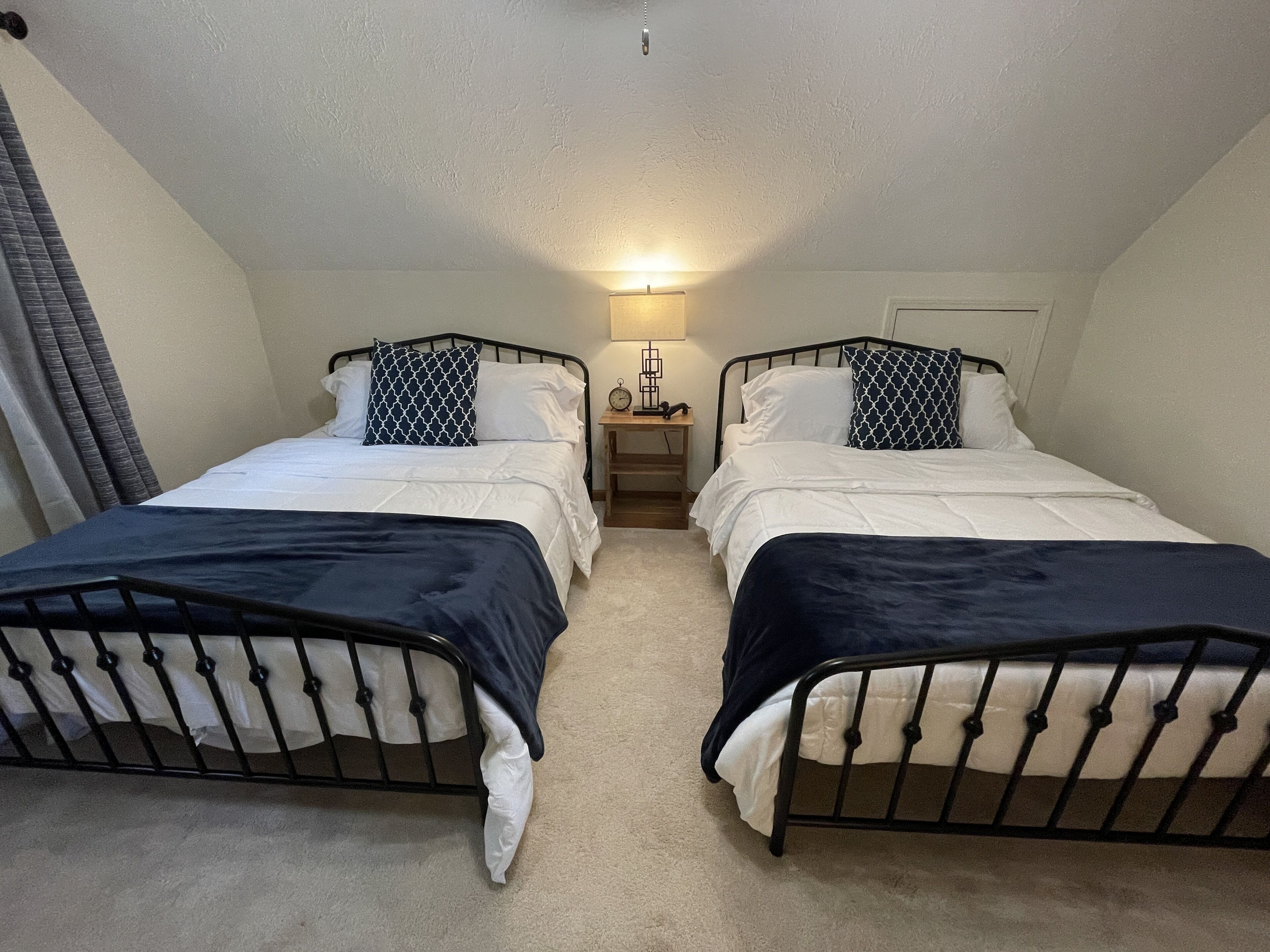 Chasing Ky Lake - Sport Court, Firepit, Sleeps 10