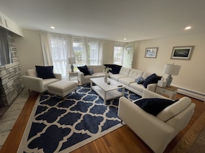 Smart TV, fireplace, table tennis