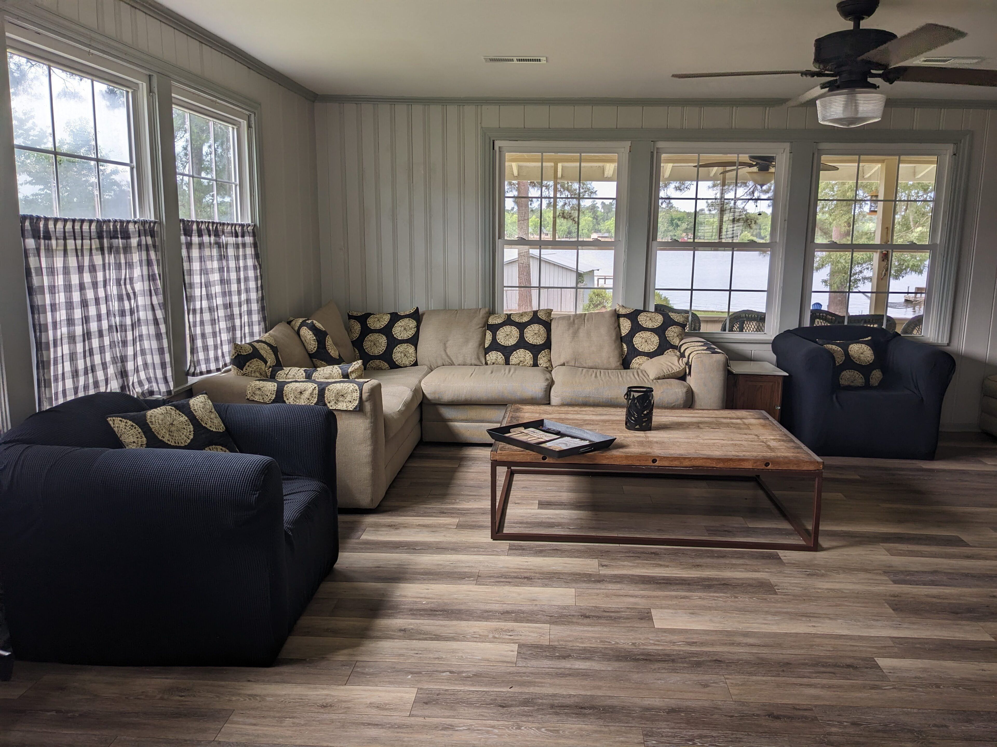 Family Friendly Lake Oasis