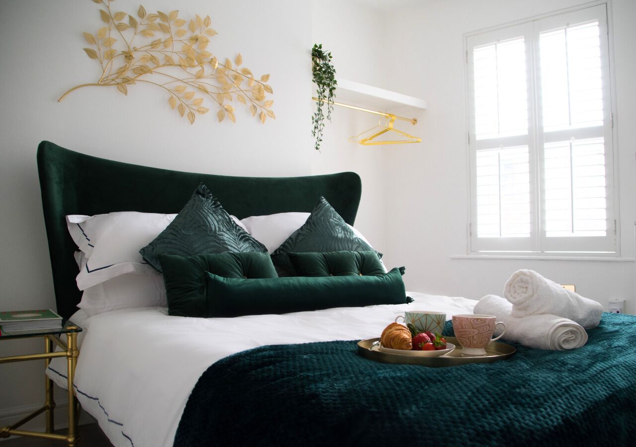 2 bedrooms, in-room safe, desk, iron/ironing board