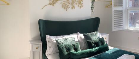 2 camere, una cassaforte in camera, una scrivania, ferro/asse da stiro