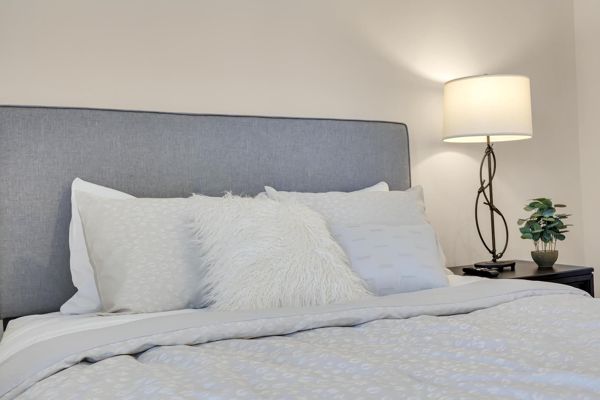 Only 6 miles to St Johns, UNF, 13 miles Mayo Clinic, 11 miles Beach