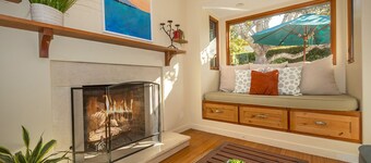 Darling, Beach-Close, 6 Blocks to Bch Stairs, Walk to Dine, Shop, Park, Grocery