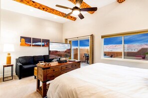 4 habitaciones, tabla de planchar con plancha y cuna de viaje 