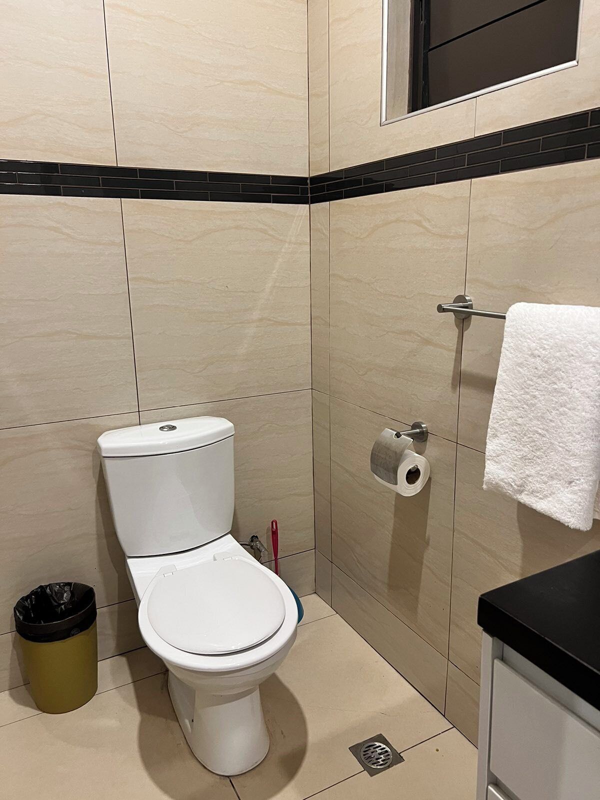 Apartment, 2 Bedrooms | Bathroom | Towels, toilet paper