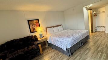 Room | 1 bedroom, iron/ironing board, free WiFi