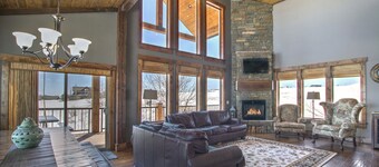 Stokes Casa - Perfect for large groups, with pool, hot tub & beach access!