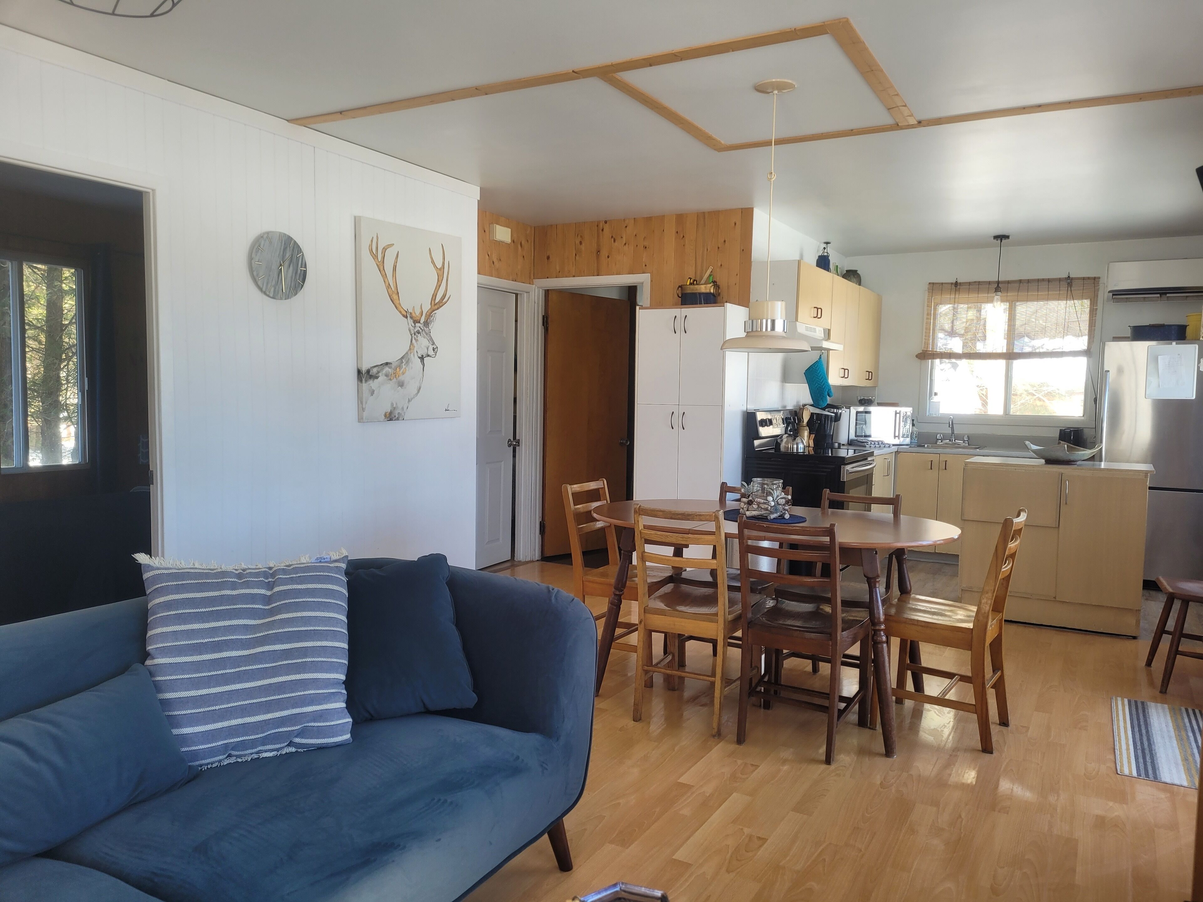 Cosy Chalet au Bord de L'eau Avec Plage Accès Directement du Terrain