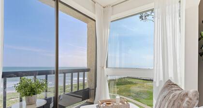 Luxury Beachfront Condo with Remarkable Ocean Views!