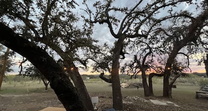Private Nueces Riverfront Getaway! 13 Acre of Bliss! Sleeps 12-14