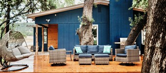 Private Nueces Riverfront Getaway!       13 Acre of Bliss!  Sleeps 12-14