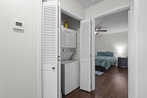 3 quartos, cofres nos quartos, Wi-Fi de cortesia, roupa de cama