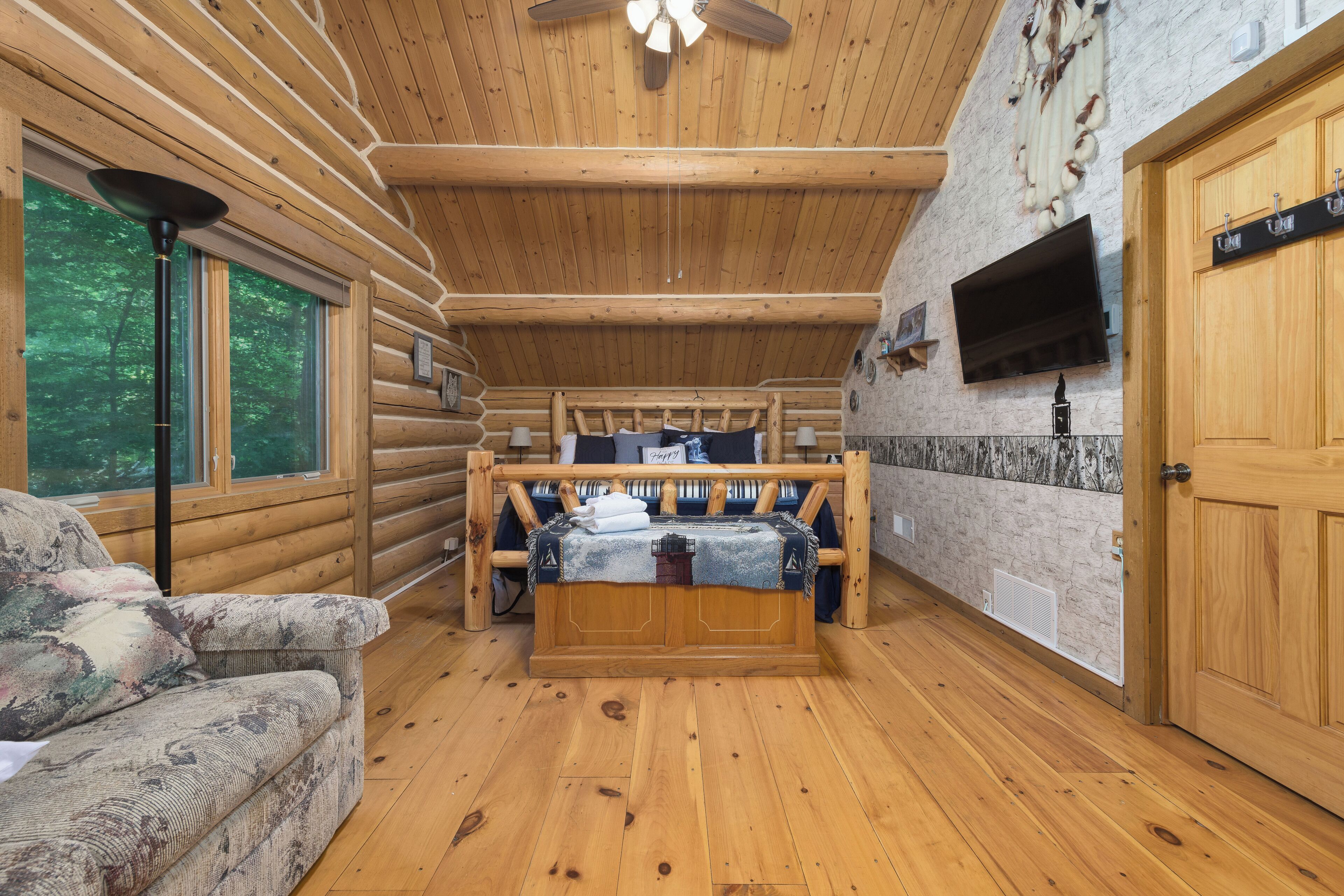 Télévision, lecteur de DVD, vidéothèque, chaîne hi-fi