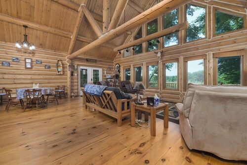 Log cabin- fishing-Lake-- close to South Haven