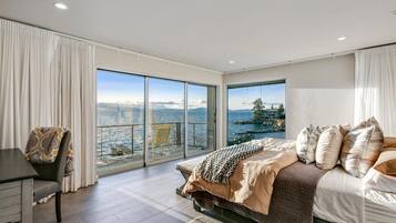 6 bedrooms, iron/ironing board, travel crib, WiFi