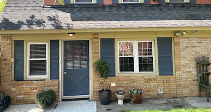 WCM Getaway..in a GREAT Location. Walking distance to everything.