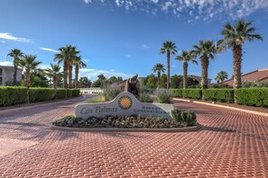 Property grounds - Las Palmas All Inclusive Amenity Resort | Top Level | Mountain Views | #212 (Saint George)