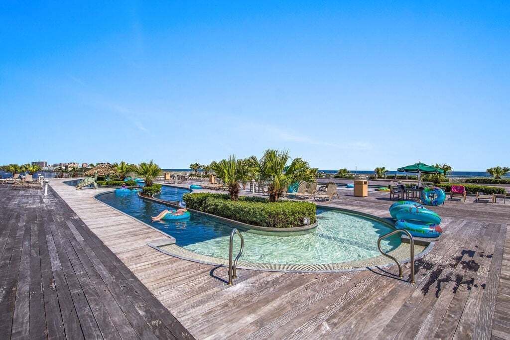 Alberca techada y alberca climatizada