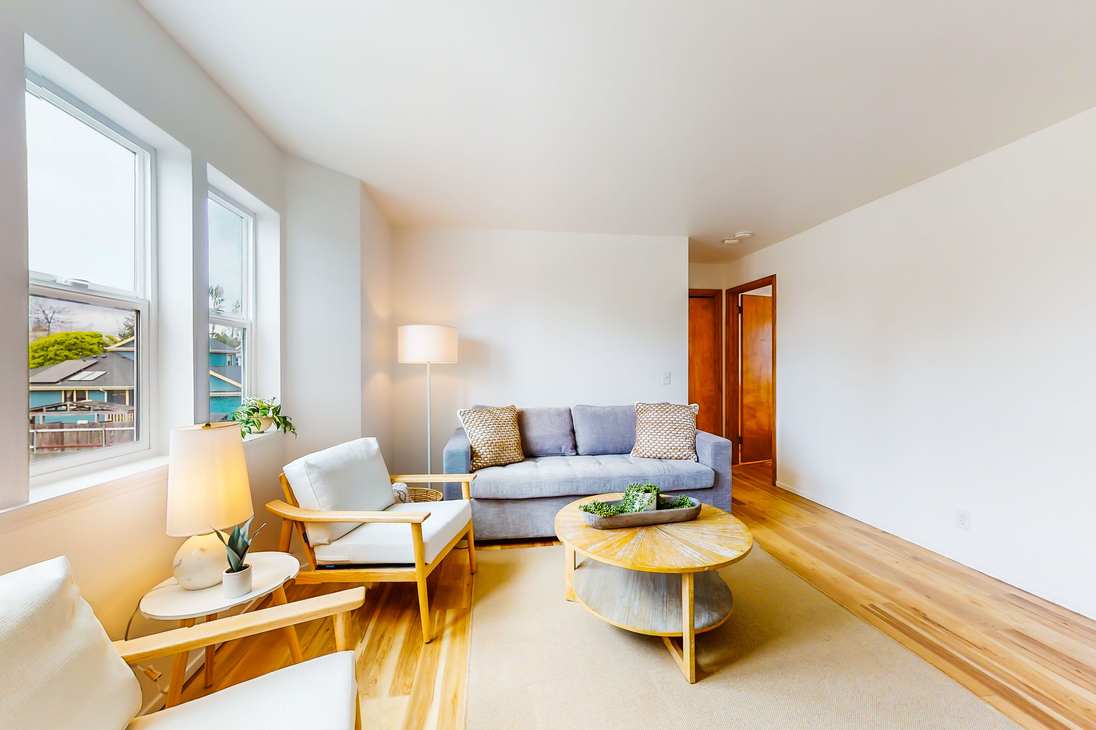 Newly remodeled suite near park with a deck & luxuriously designed interior