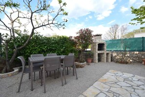 Outdoor dining - Studio with air conditioning (Rasopasno)