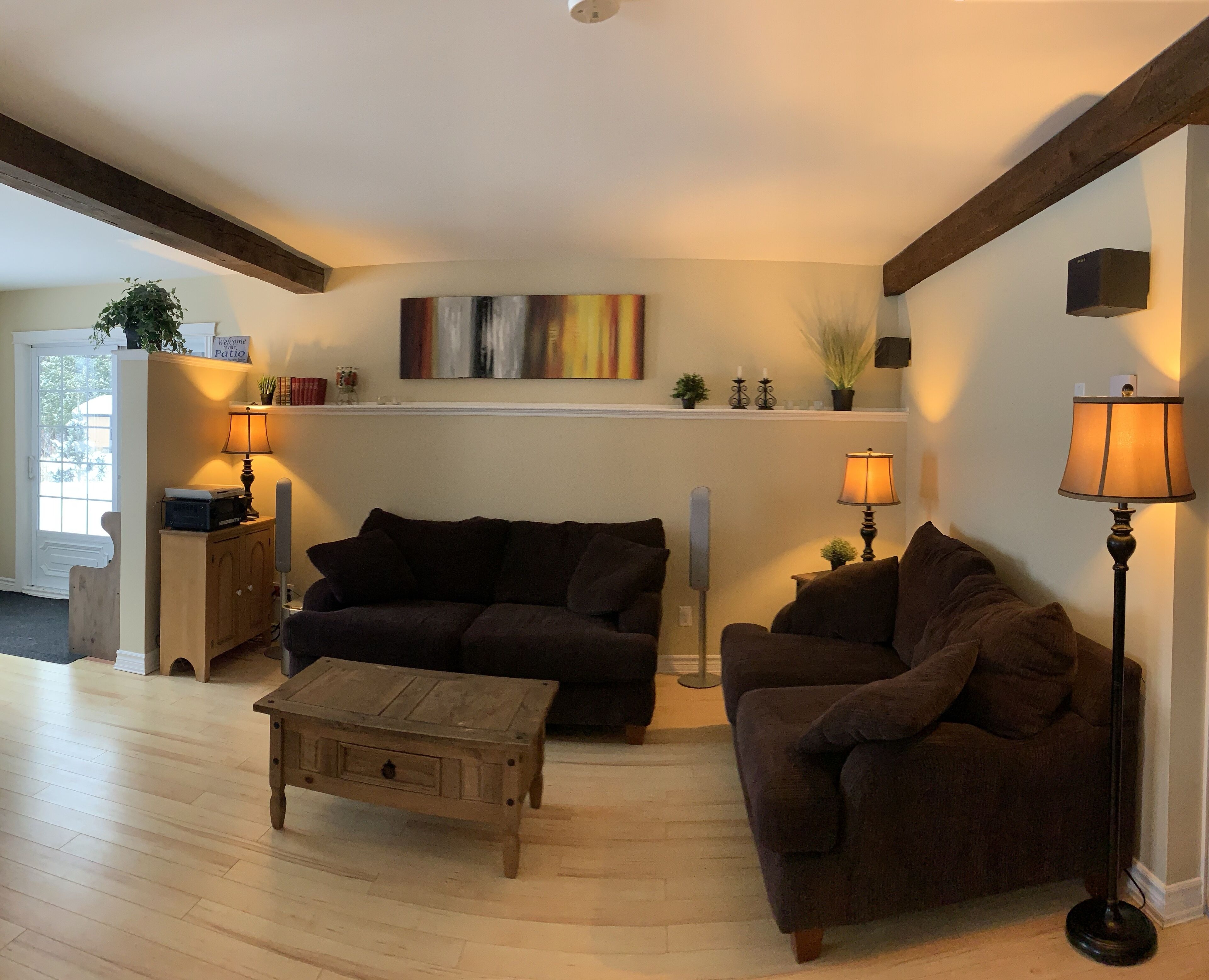 Large Modern Cottage, by the Lac, Well Equipped, High Speed Internet