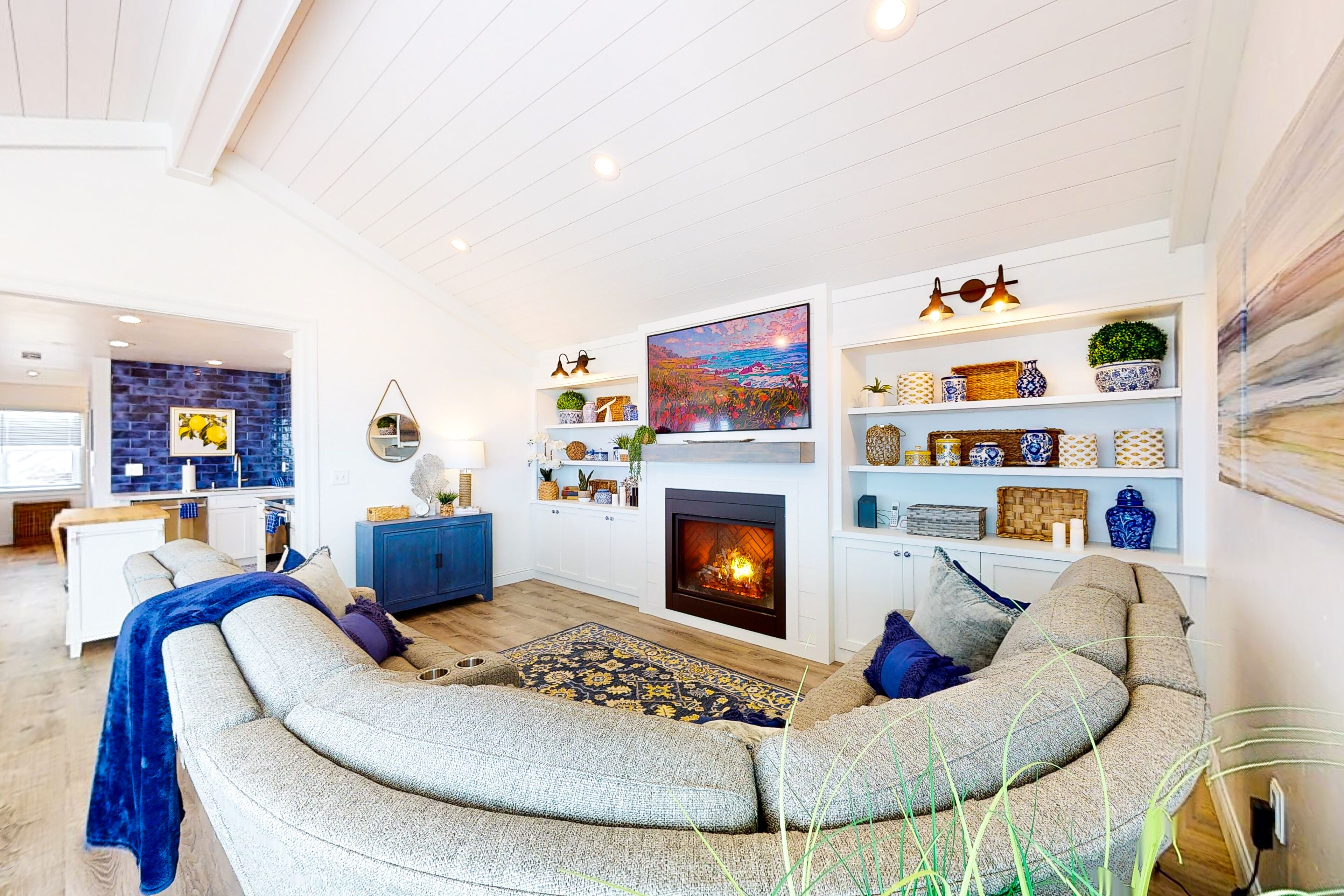 Coastal cottage with spectacular ocean views, patio, firepit, fireplace