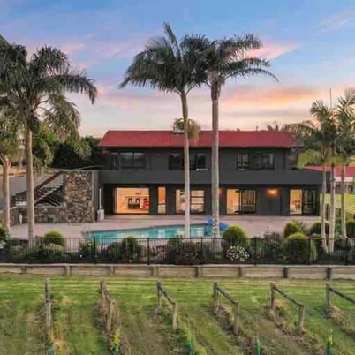 franklin chapel wedding vineyard Cozy Family Villa