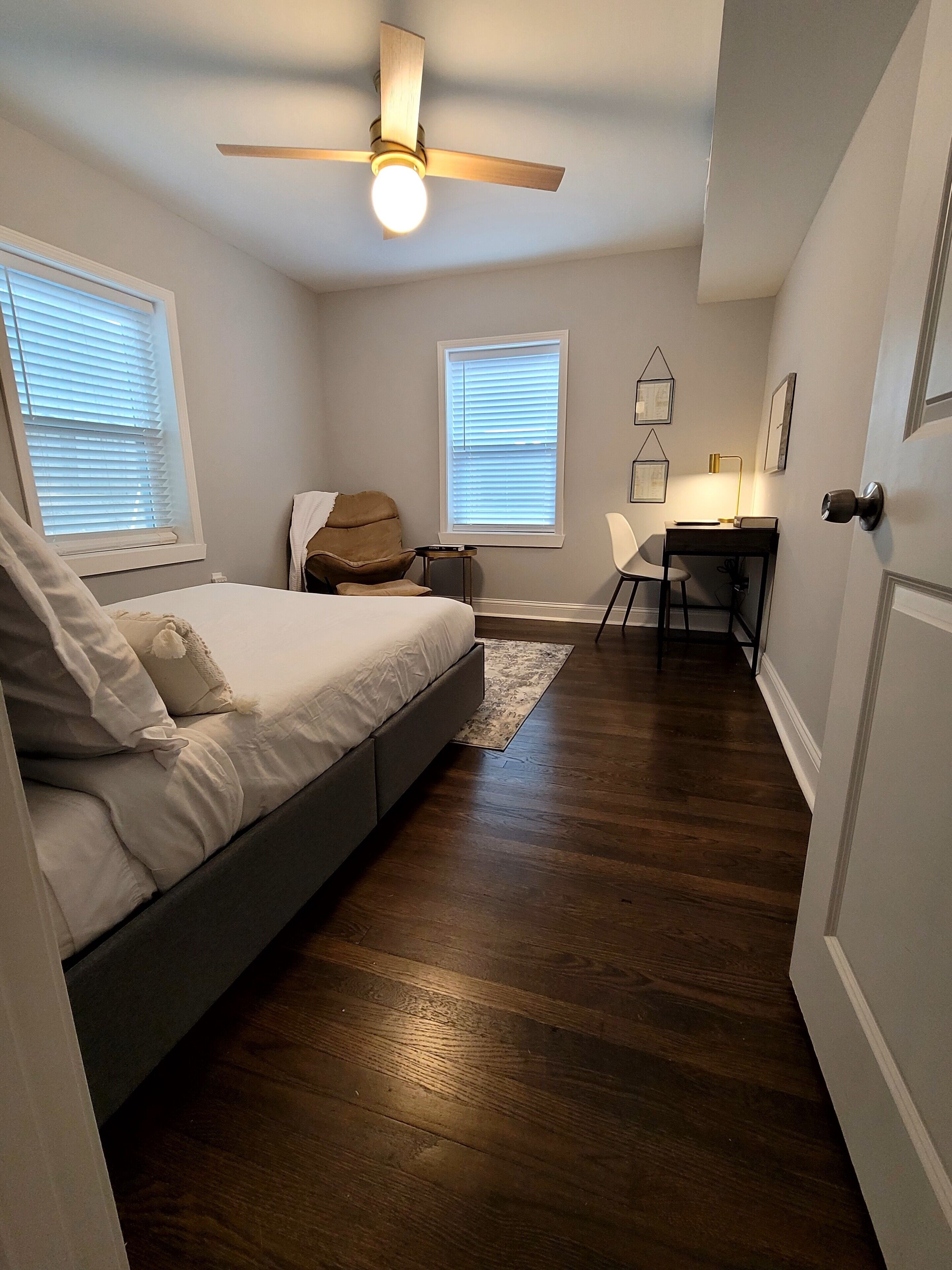 Comfortable and well-appointed 1 bdrm/1full bath in Hyde Park