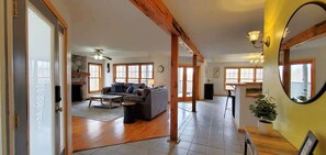 TV, fireplace, offices - Woodland Lodge 40 acres close to Crystal Mountain (Bear Lake)