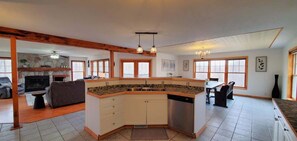 Interior - Woodland Lodge 40 acres close to Crystal Mountain (Bear Lake)