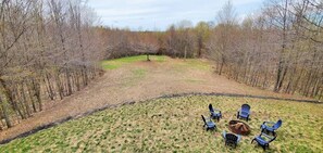 Property grounds - Woodland Lodge 40 acres close to Crystal Mountain (Bear Lake)