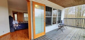 Terrace/patio - Woodland Lodge 40 acres close to Crystal Mountain (Bear Lake)