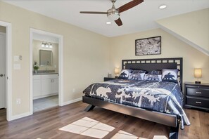 2 bedrooms, desk, free WiFi, bed sheets - Brand new luxury home with a magnificent view , and luxurious hot-tub (Townsend)