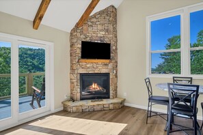 Outdoor dining - Brand new luxury home with a magnificent view , and luxurious hot-tub (Townsend)