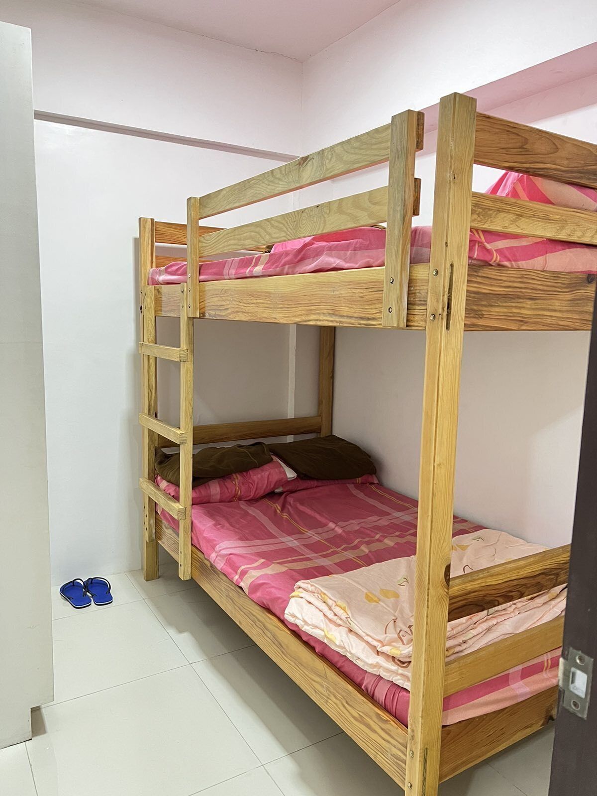 2F 2BR w/parking&balcony walking distance2 Burnham