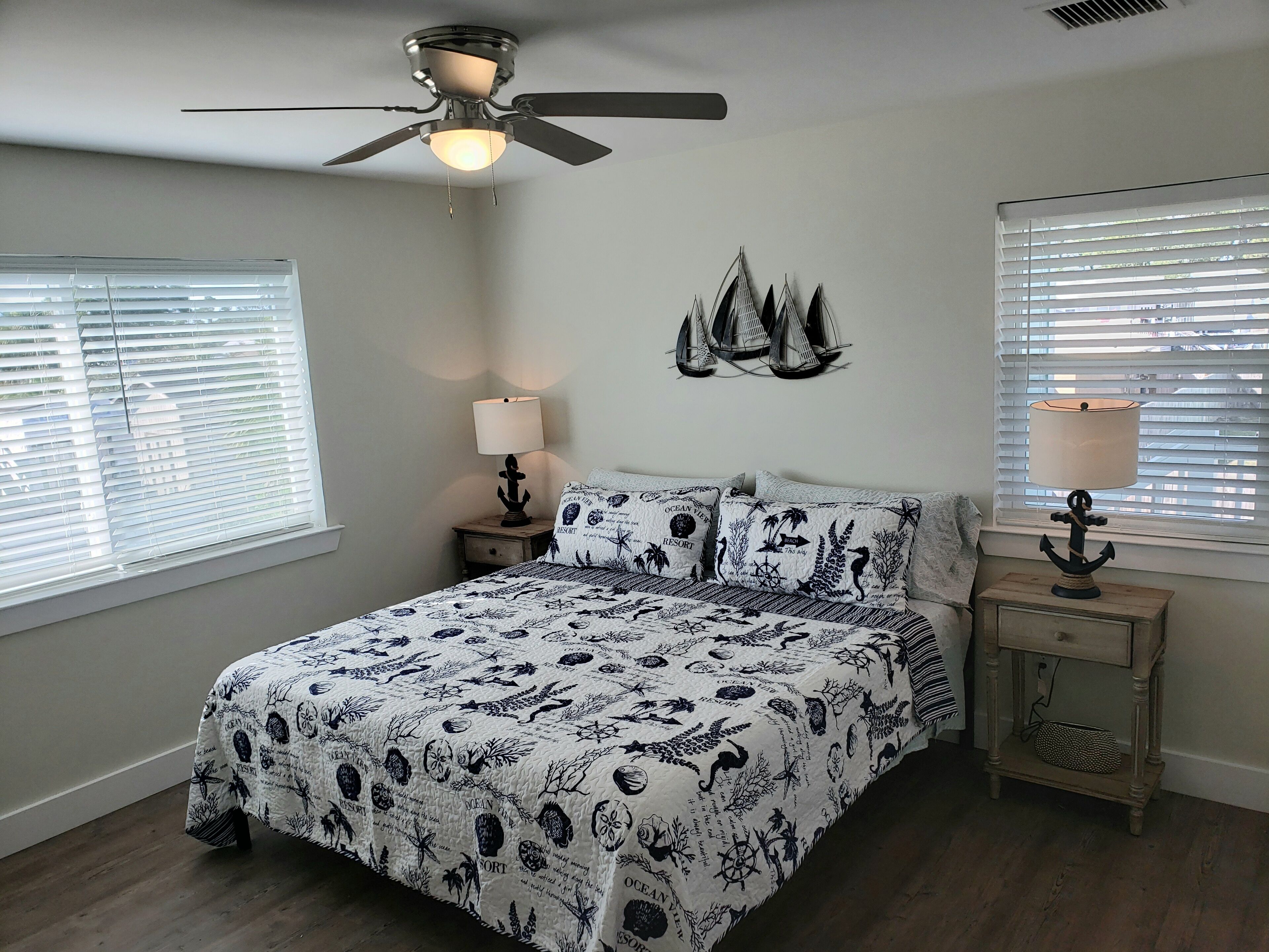 Sunshine Getaway, new 2br/2ba for family up to 6