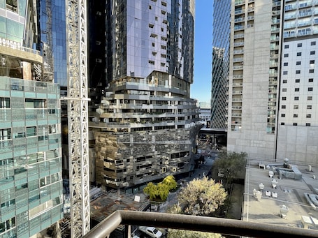 Readyset Apartments at Dockside