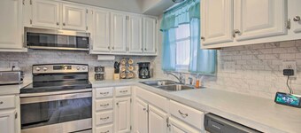 Chandler Ln Adventure Townhome at Bella Vista - Dog Friendly - 200Mgps