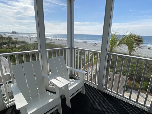 CLEAN! On the Beach! Best Views! FREE Beach Gear!