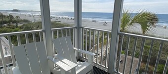 CLEAN! On the Beach! Best Views! FREE Beach Gear!