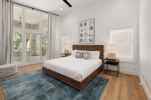 7 dormitoris, escriptori i planxa i posts de planxar 