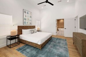7 bedrooms, desk, iron/ironing board, travel crib - Lake LBJ Waterfront Retreat | Pool, Fire Pit, Dock (Burnet)