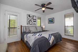 3 bedrooms, iron/ironing board, travel crib, free WiFi