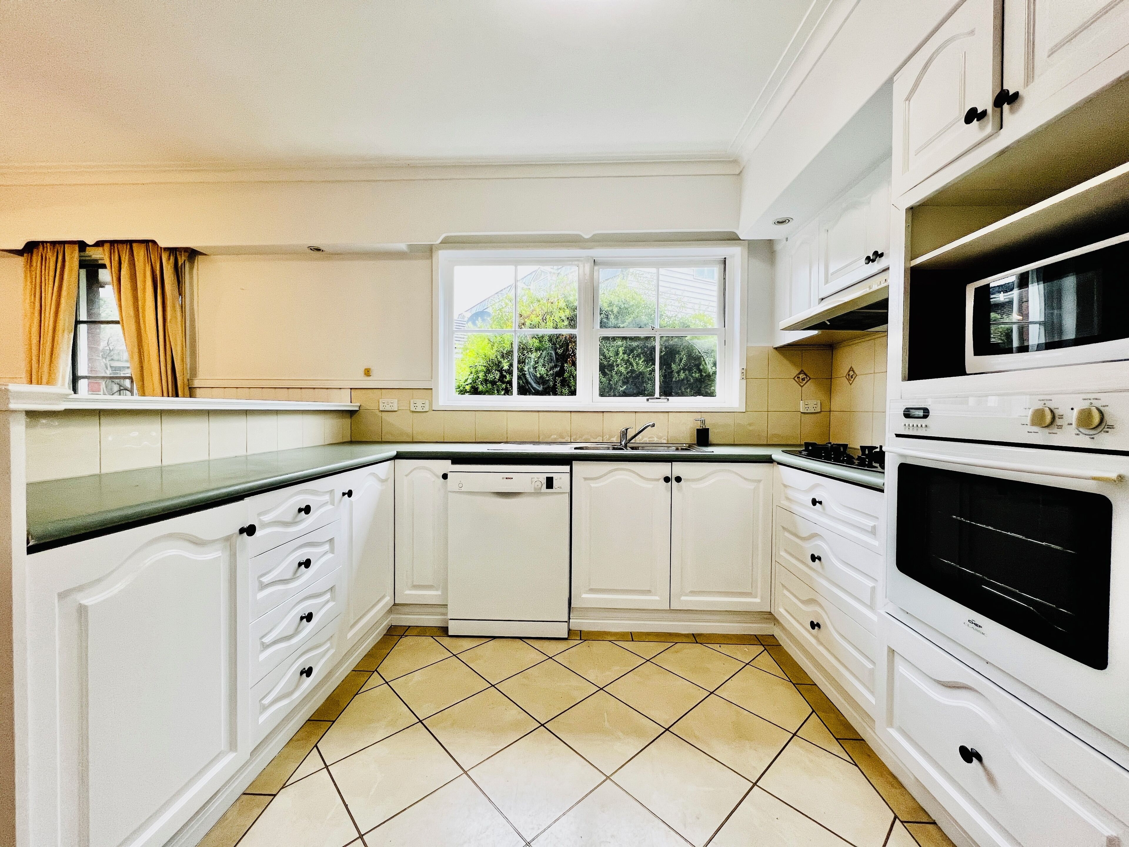 Microwave, oven, stovetop, dishwasher