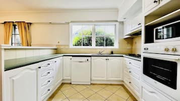 Microwave, oven, stovetop, dishwasher