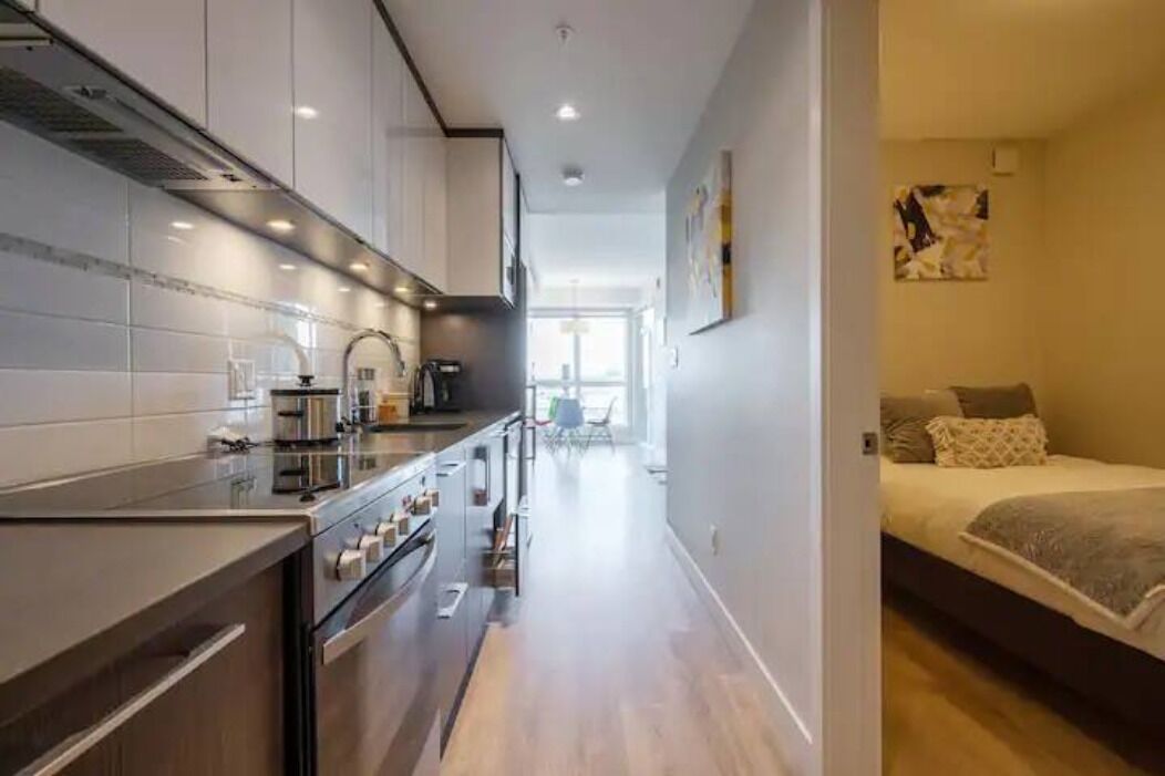 ثلاجة، ميكروويف، فرن، موقد طهي مسطح