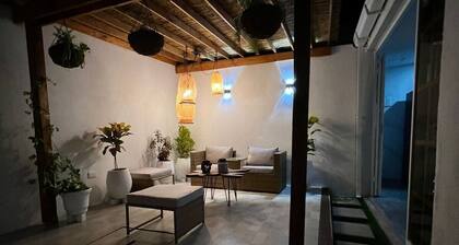 CASA DEL CONDE. HERMOSA Y DIVERTIDA CASA, CERCA A LA PLAYA Y AL CENTRO HISTÓRICO