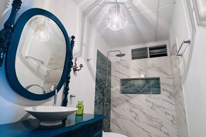 Shower, towels, soap, shampoo