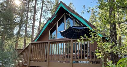 Tahoe Time Cabin w/King Bed, Modern Tahoe Cabin w/ King Bed Suite & Level 1 EV Charging